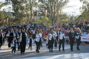 Comenzó la FNE 2026 con el desfile Bienvenida Primavera